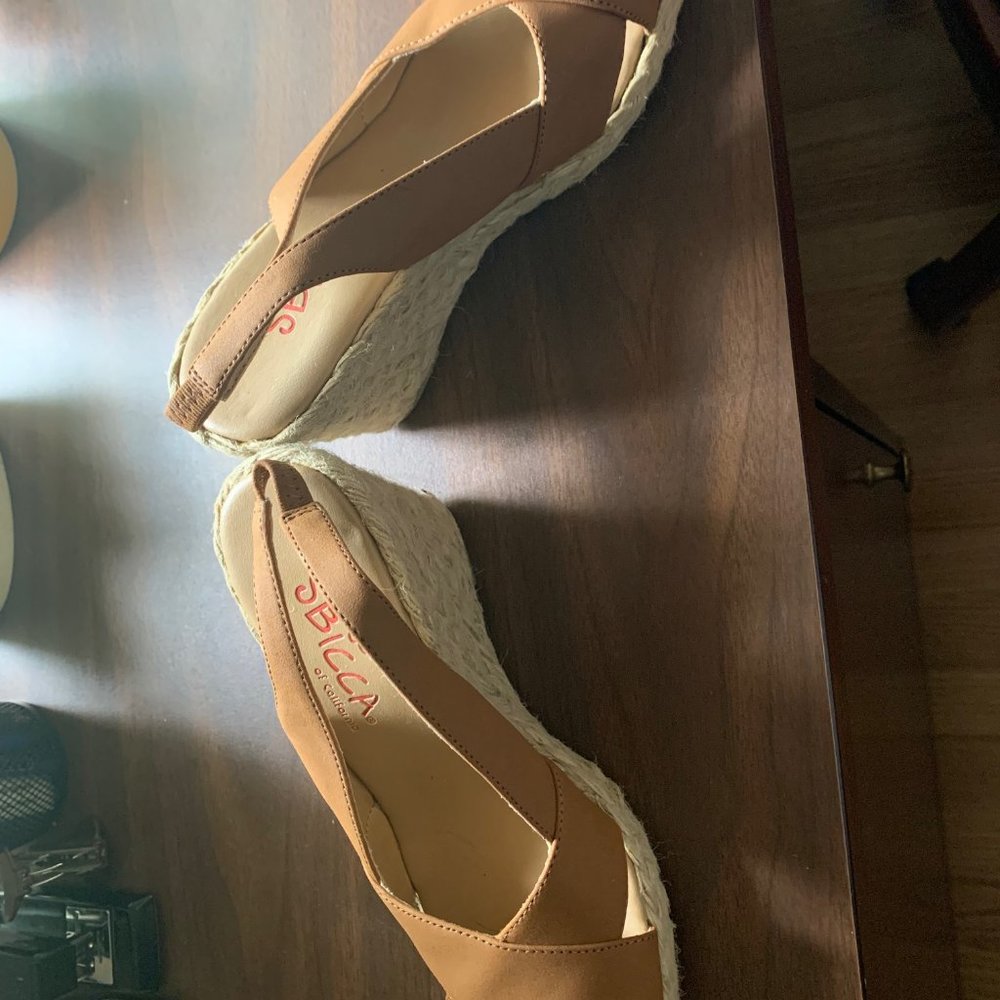 SBICCA 61/2 M Ladies Suede Brown Espadrilles